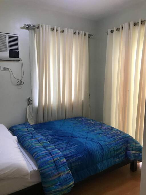 3 Bedrooms 3 Baths Victorian Style Townhouse Fully Furnished Batangas Exterior photo