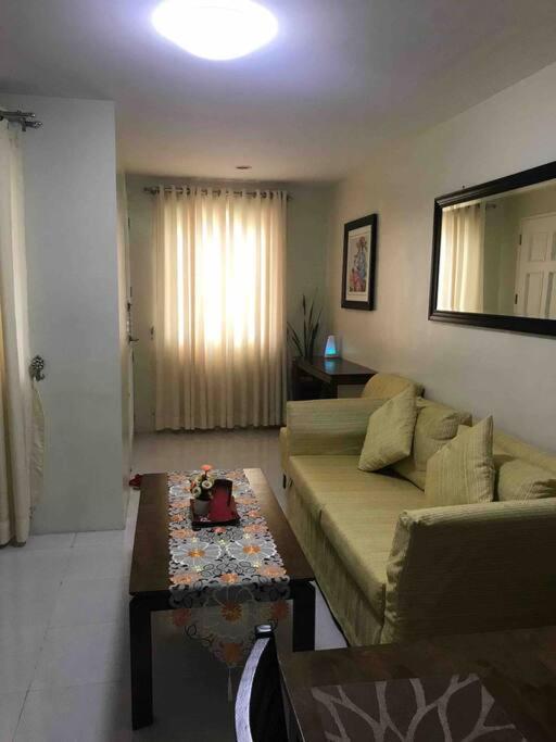 3 Bedrooms 3 Baths Victorian Style Townhouse Fully Furnished Batangas Exterior photo